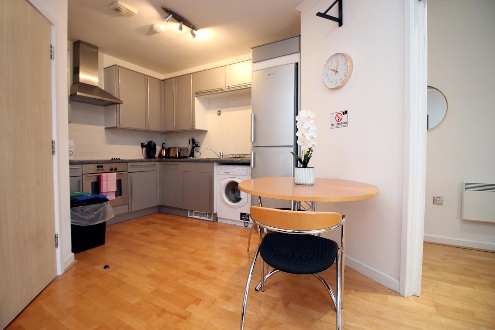 Centrally Located Spacious 2Br | Cohost Partners Кардиф Екстериор снимка