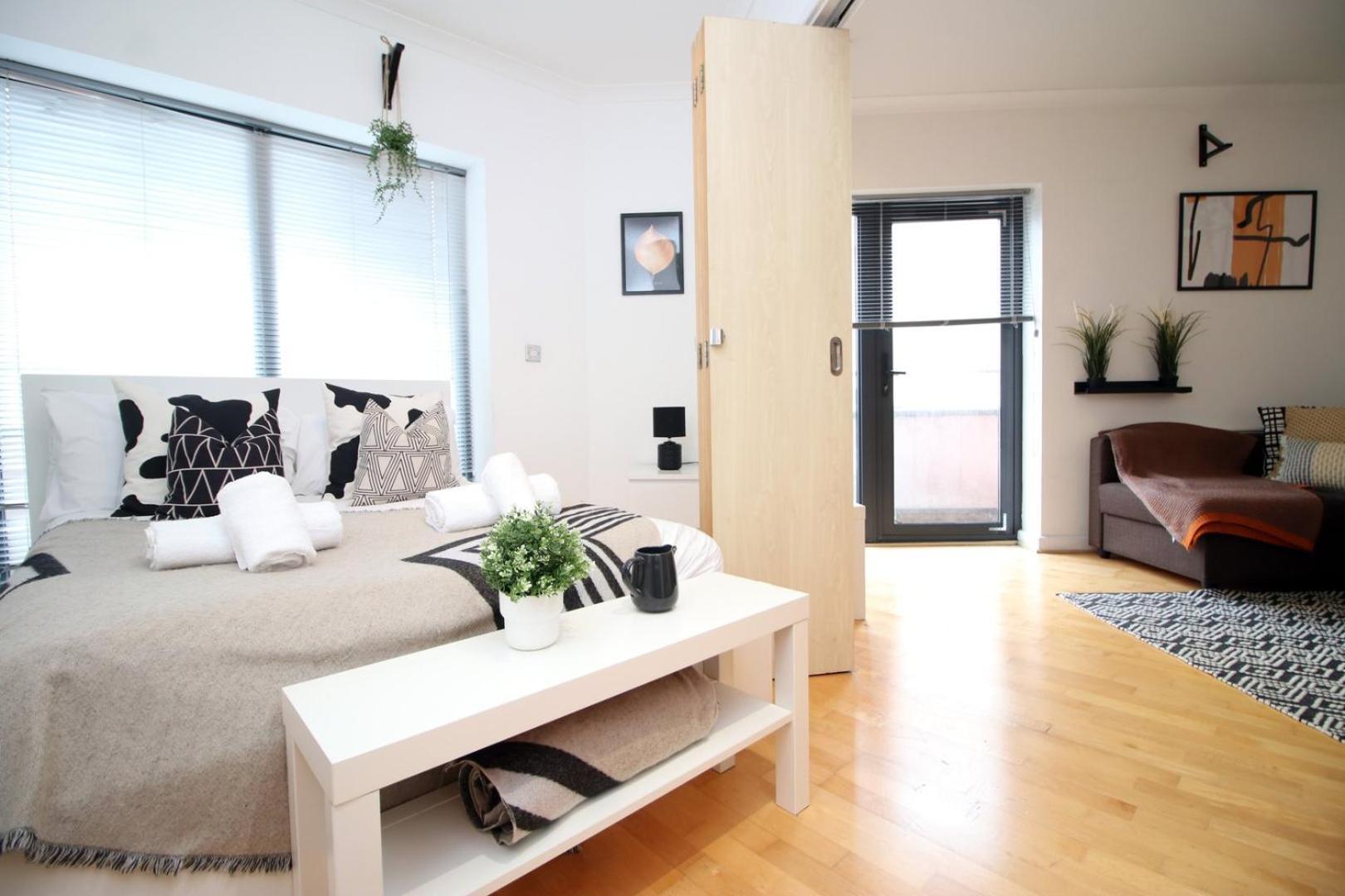 Centrally Located Spacious 2Br | Cohost Partners Кардиф Екстериор снимка