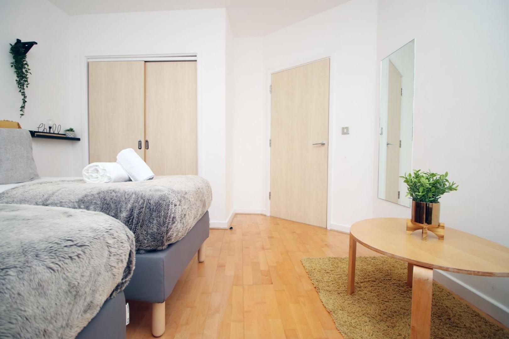 Centrally Located Spacious 2Br | Cohost Partners Кардиф Екстериор снимка